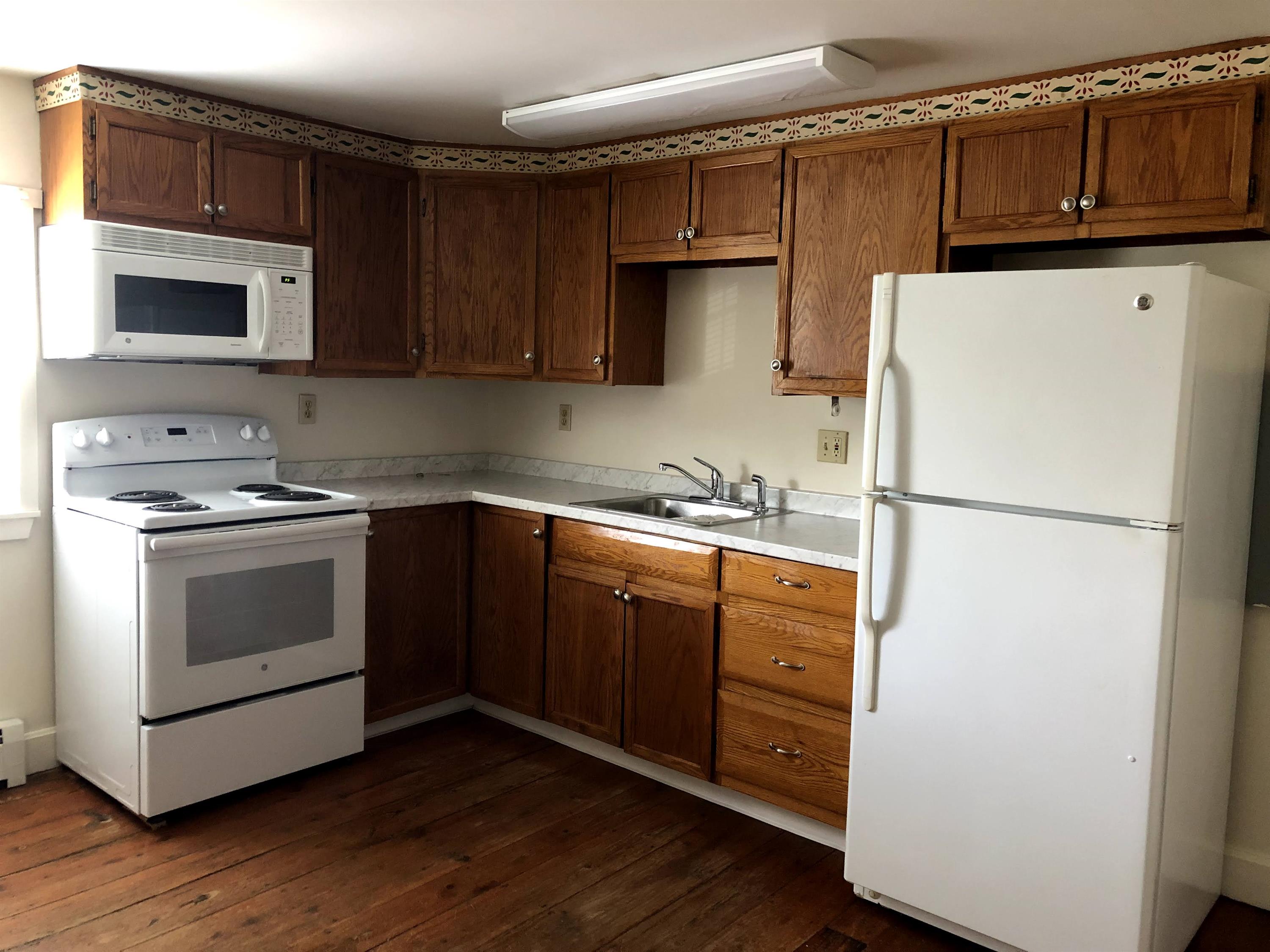 345 Essex Street apt 3